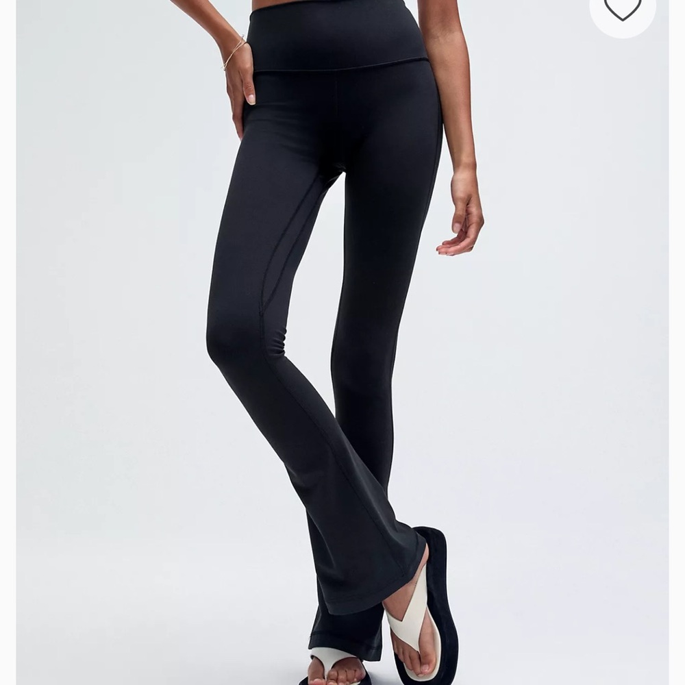 Lululemon Black Women's Flared Nulu Leggings/ Yoga Pants. 12
Super soft 
EUC!